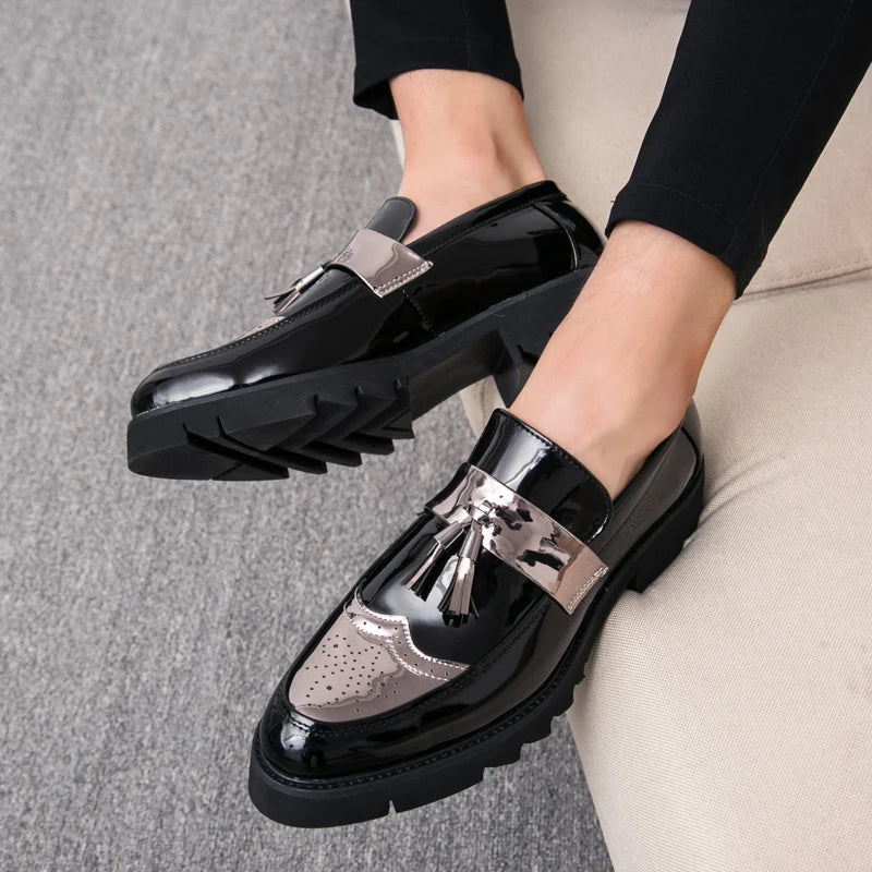 Alessandro | Glanzend zwarte Slip-on Loafers met kwastje-Loafers-Calora-Goud-39-Calora