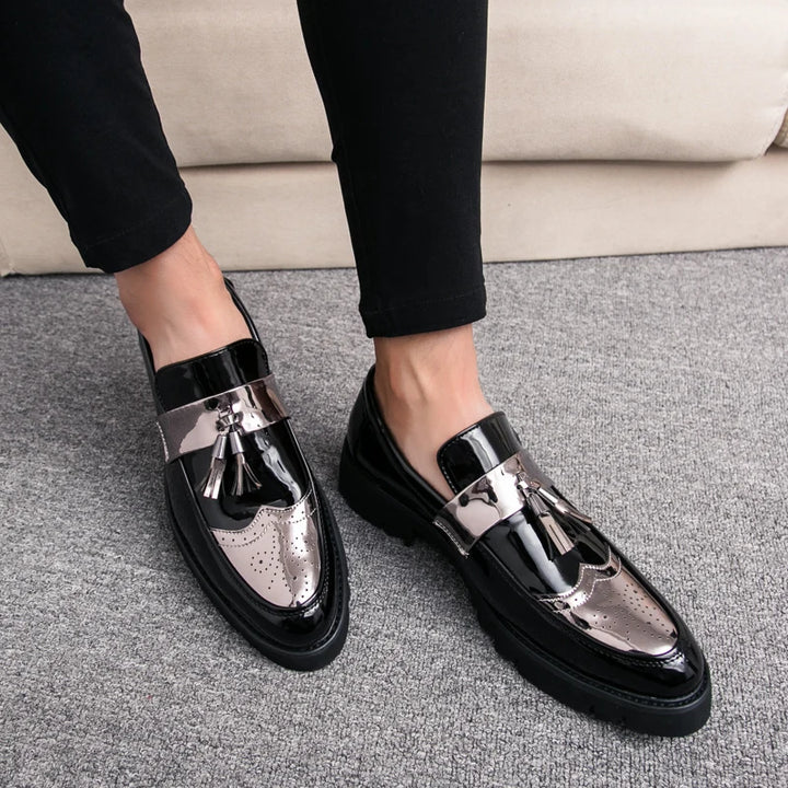 Alessandro | Glanzend zwarte Slip-on Loafers met kwastje-Loafers-Calora-Goud-39-Calora