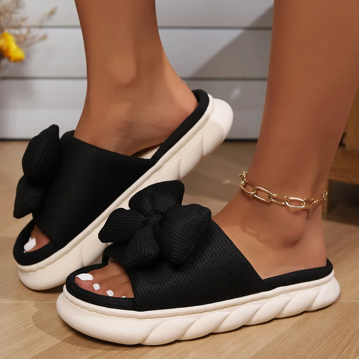 Amory | Chique Dikke Zool en Anti-Slip Slippers met strik-Slippers-Calora-Zwart-44-45-Calora