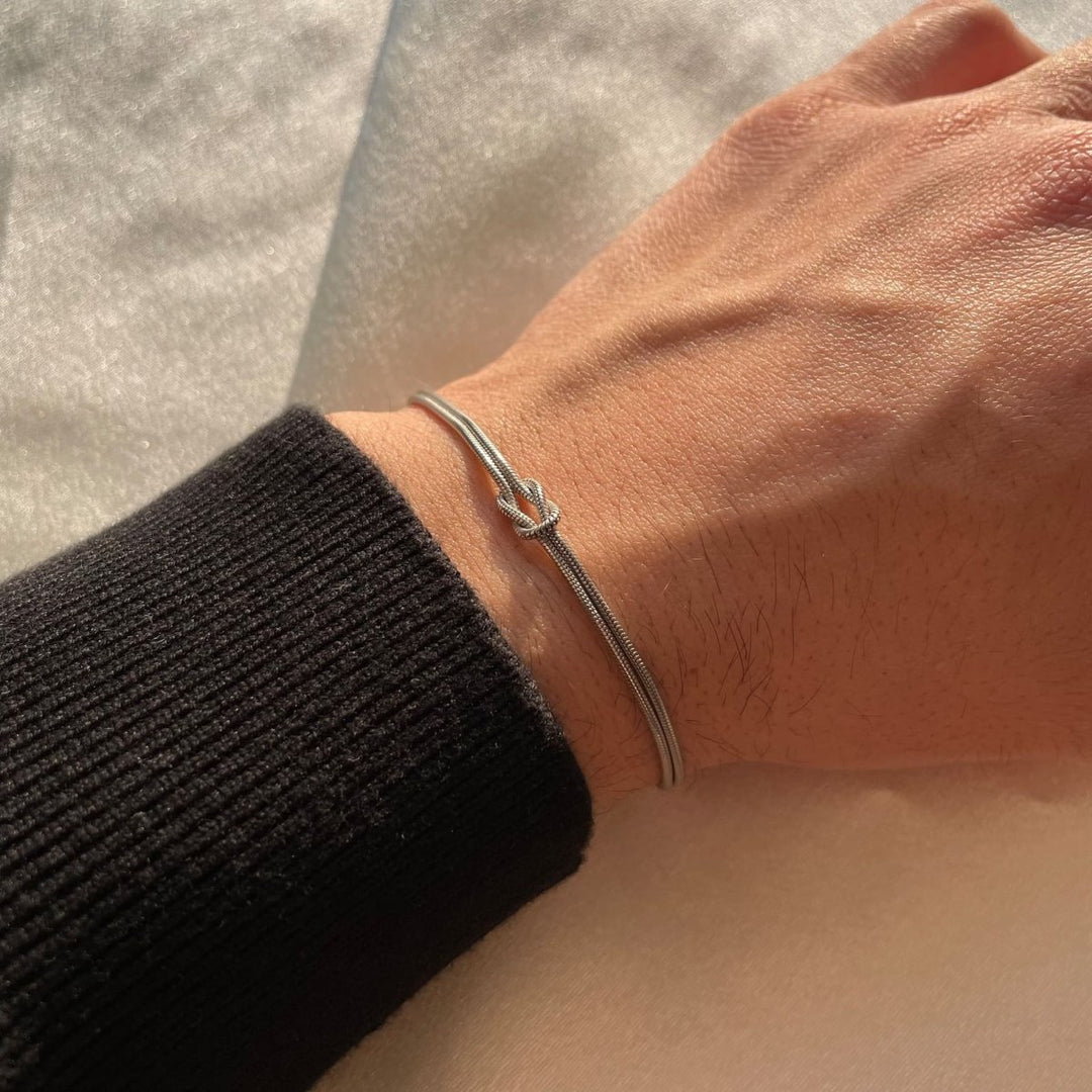 Amour | Minimalistische armband liefdesknoop-Armbanden-Calora-Zilver-Calora