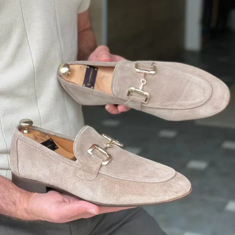 CALORA_ Bossélio | Suède Loafers met Metaal Gesp Detail