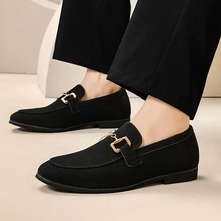 CALORA_ Bossélio | Suède Loafers met Metaal Gesp Detail