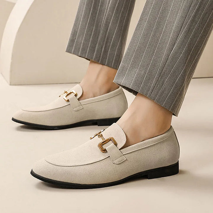 CALORA_ Bossélio | Suède Loafers met Metaal Gesp Detail