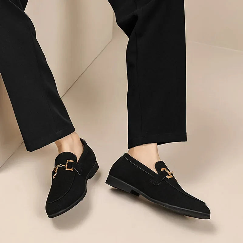 CALORA_ Bossélio | Suède Loafers met Metaal Gesp Detail