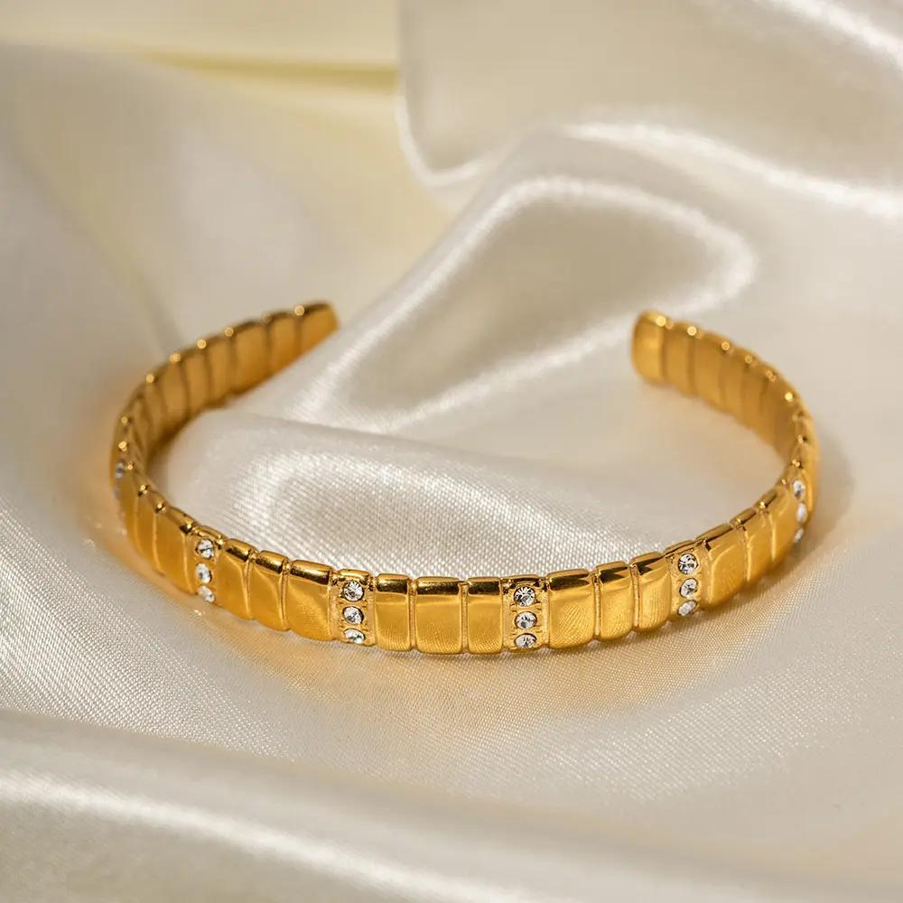 Brivelle | Elegante Gouden & Steen Armband Bangles-Armbanden-Calora-Calora