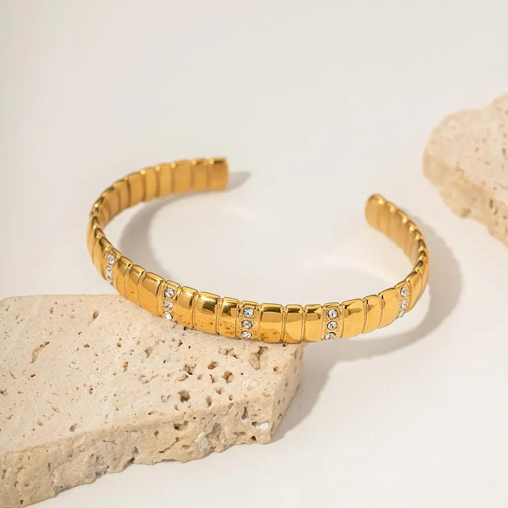 Brivelle | Elegante Gouden & Steen Armband Bangles-Armbanden-Calora-Calora