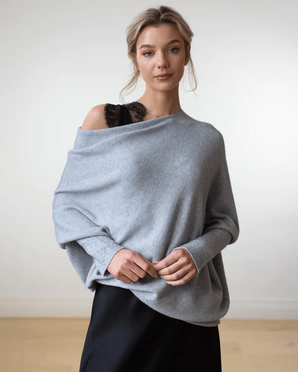 CALORA_ Calvina Clere | Comfy Sweater met Elegante Schouderbies