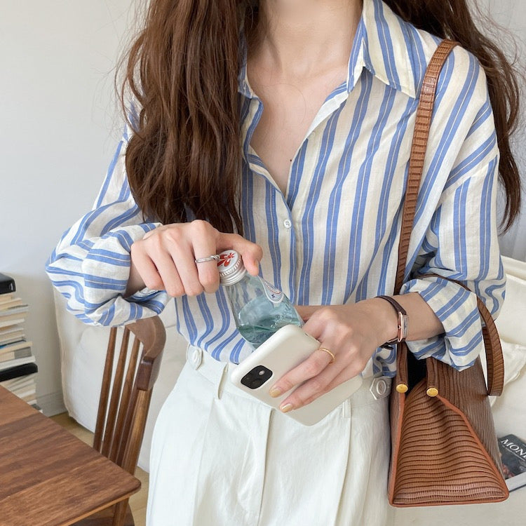 CALORA_ Chic Gestreepte Overhemd met Knopen in Blauw en Wit - Lichtgewicht, Tailored Fit