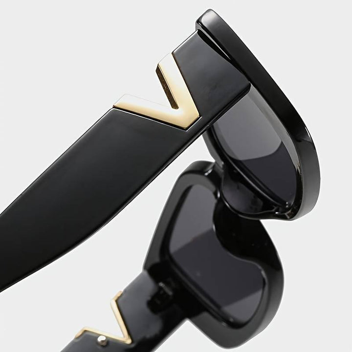 Chique Violette Zonnebril met Gouden Accenten voor Tijdloze Elegantie-Elektronica/Gadgets-Calora-Calora