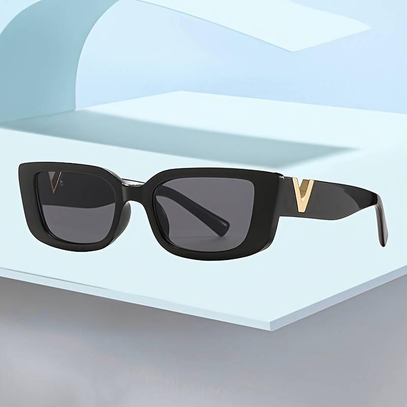 Chique Violette Zonnebril met Gouden Accenten voor Tijdloze Elegantie-Elektronica/Gadgets-Calora-Calora