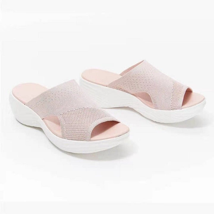 CALORA_ Dames Slip-On Sandalen met Zachte Brei Bovenkant en Open Neus