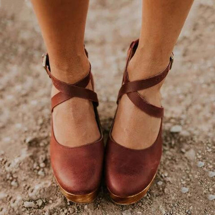 CALORA_ Dames Wedge Heel Sandalen met Gesloten Neus en Enkelbandje