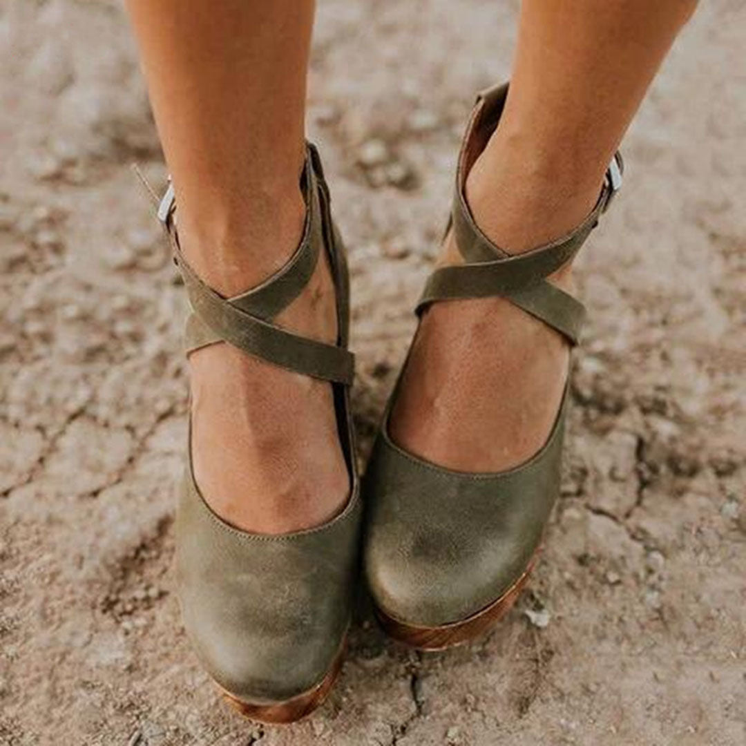 CALORA_ Dames Wedge Heel Sandalen met Gesloten Neus en Enkelbandje