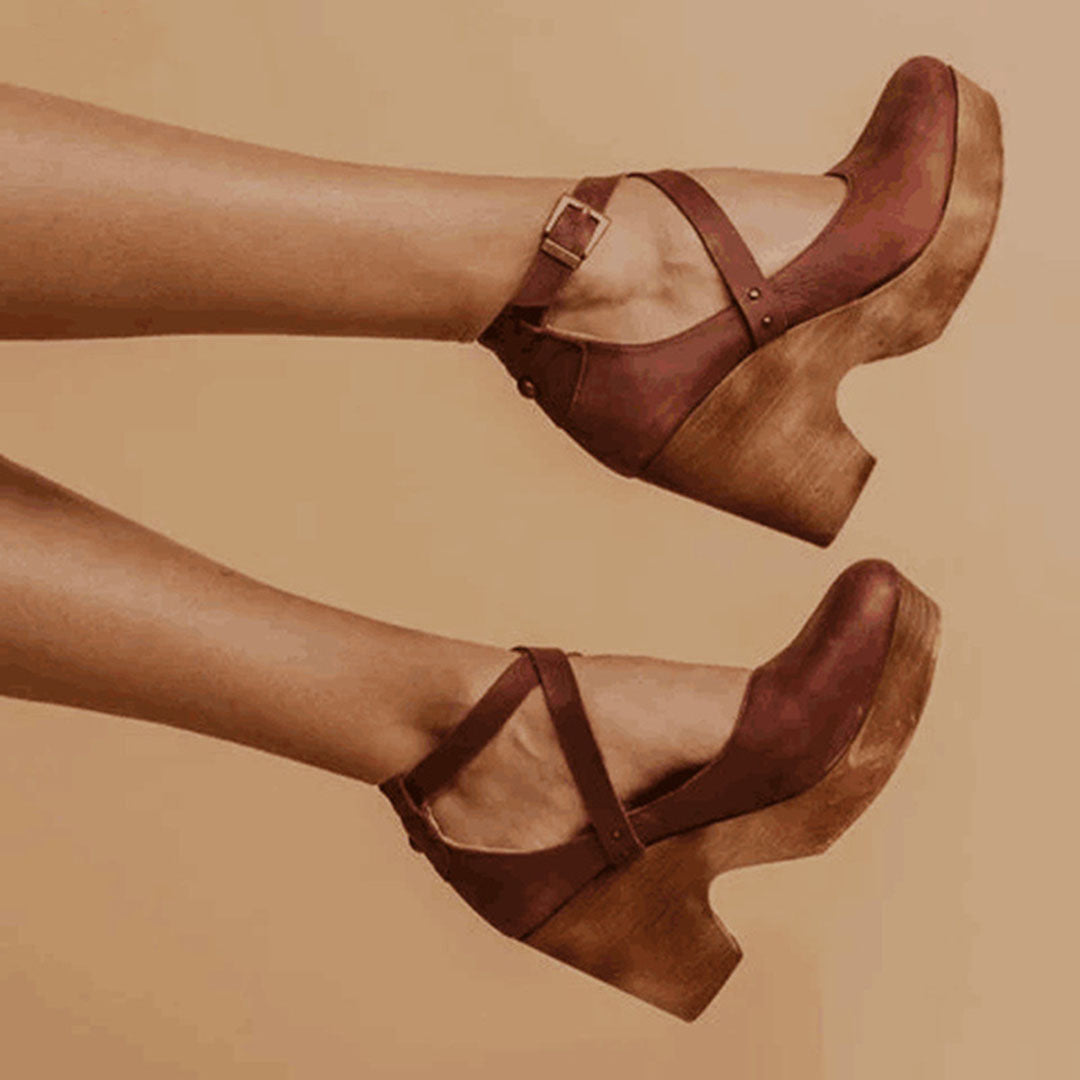 CALORA_ Dames Wedge Heel Sandalen met Gesloten Neus en Enkelbandje