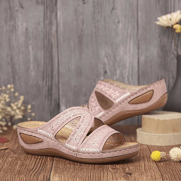 CALORA_ Dikke Platform Slipper Sandalen voor Grootte en Comfort