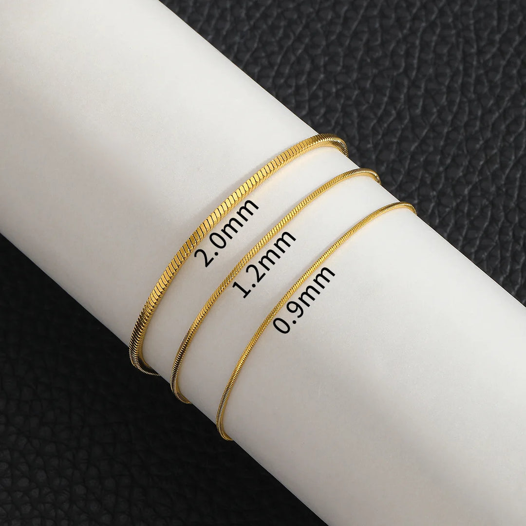 Eenvoudige Roestvrij Stalen Vierkante Slangenbeen Kettingarmband-Armbanden-Calora-Goud-2mm-Calora