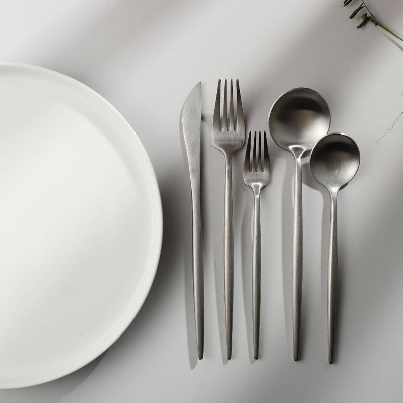 CALORA_ Elegante Gouden Minimalistische Bestekset