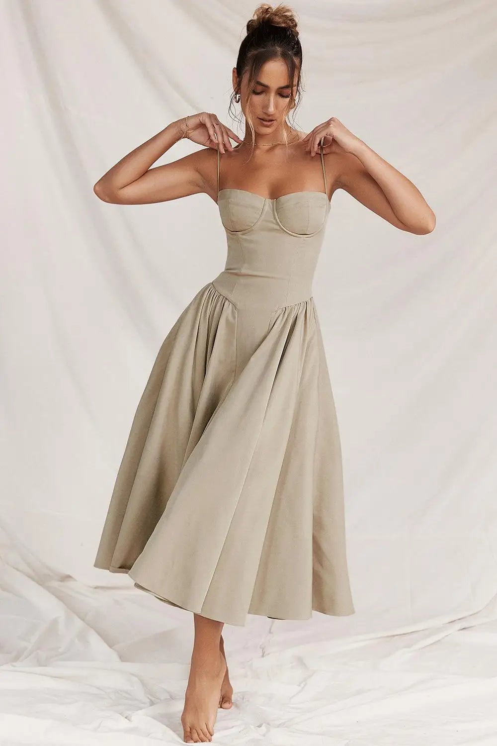 Elegante Lange Jurk Met Ruches En Smalle Spaghettibandjes-Feest Jurken-Calora-Khaki-S-Calora