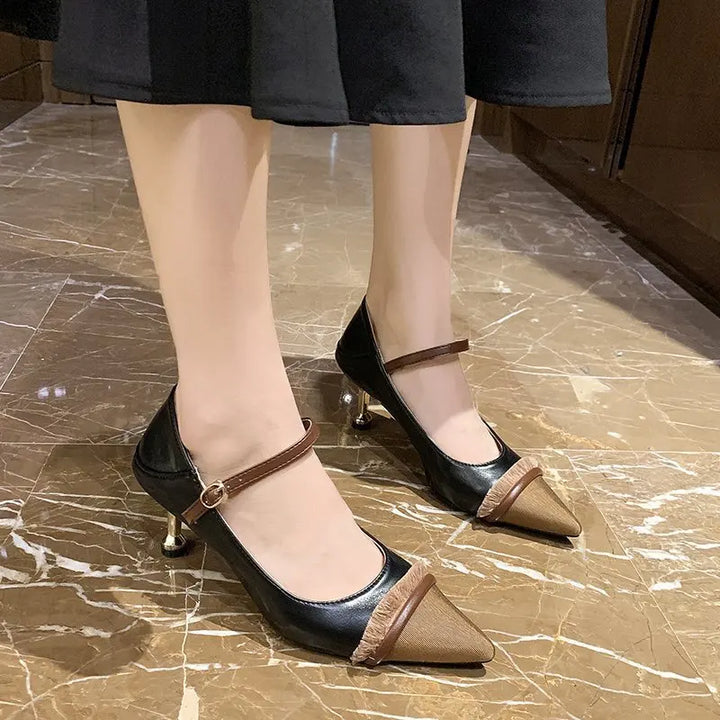 Fabulous Femme | Klassieke Sexy Puntige Hakken-Hakken-Calora-Beige-34-Calora