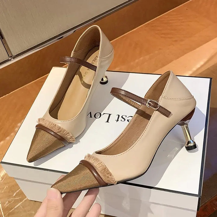 Fabulous Femme | Klassieke Sexy Puntige Hakken-Hakken-Calora-Beige-34-Calora