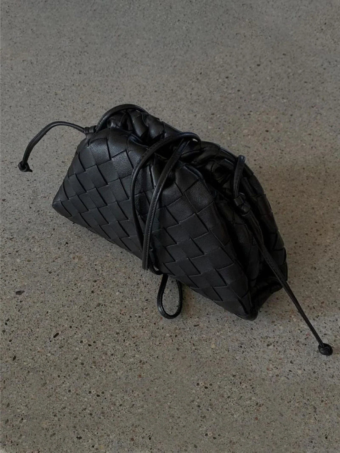 CALORA_ Gestreepte Vegan Leren Handtas Dames Met Koord Sluiting En Crossbody Band