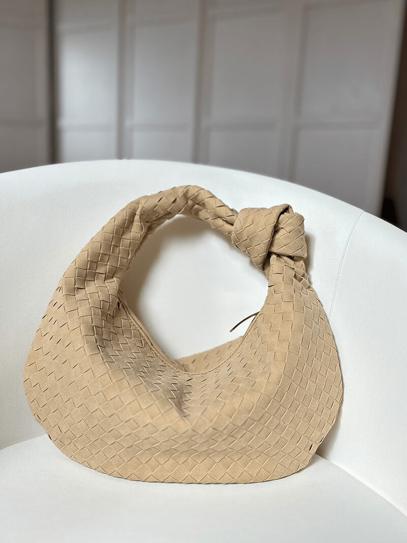 CALORA_ Geweven Suède Handtas Medium met Knoopdetail