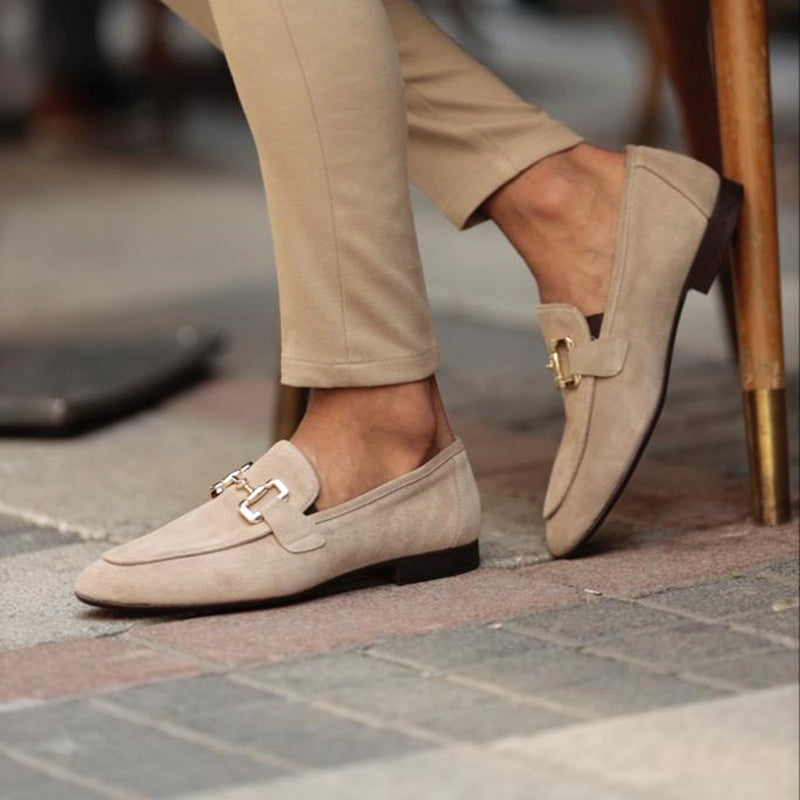 CALORA_ Heren Suede Instappers met Paardenbit Detail en Amandelteen