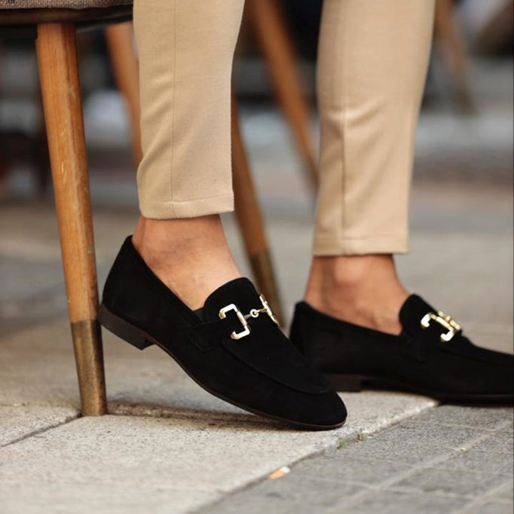 CALORA_ Heren Suede Instappers met Paardenbit Detail en Amandelteen