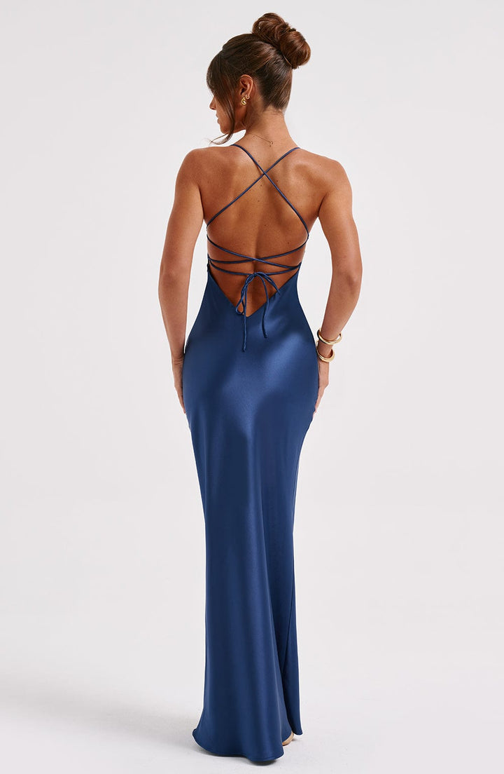 CALORA_ Island Dreams Maxi Jurk Mid Stretch Satijn Met Lage Rug En Strik