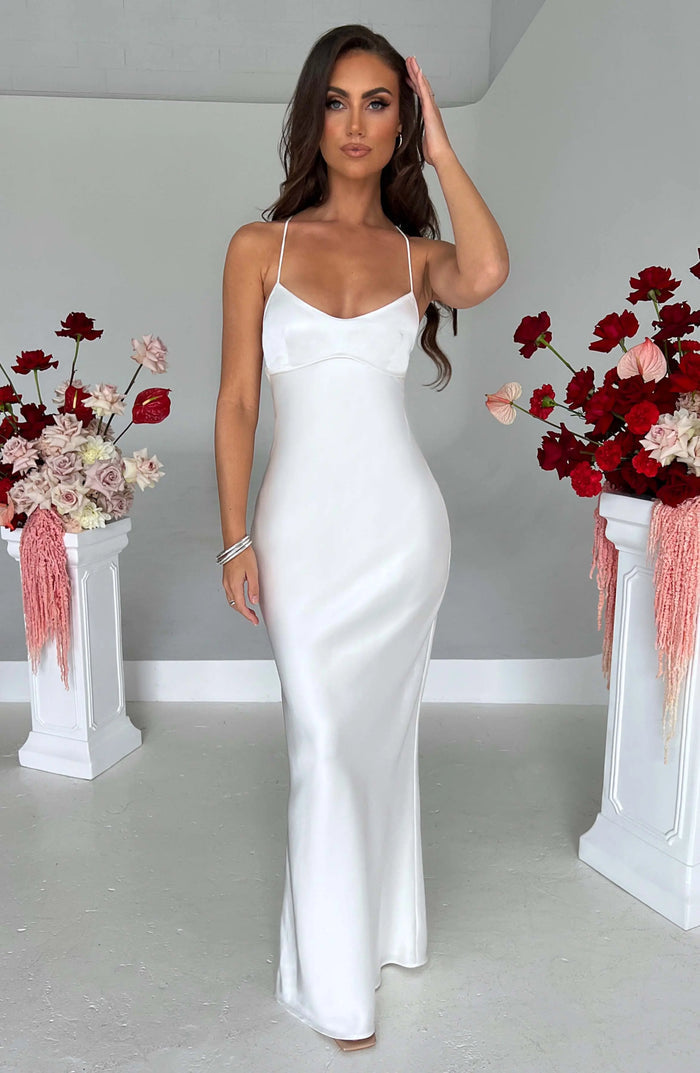 CALORA_ Island Dreams Maxi Jurk Mid Stretch Satijn Met Lage Rug En Strik