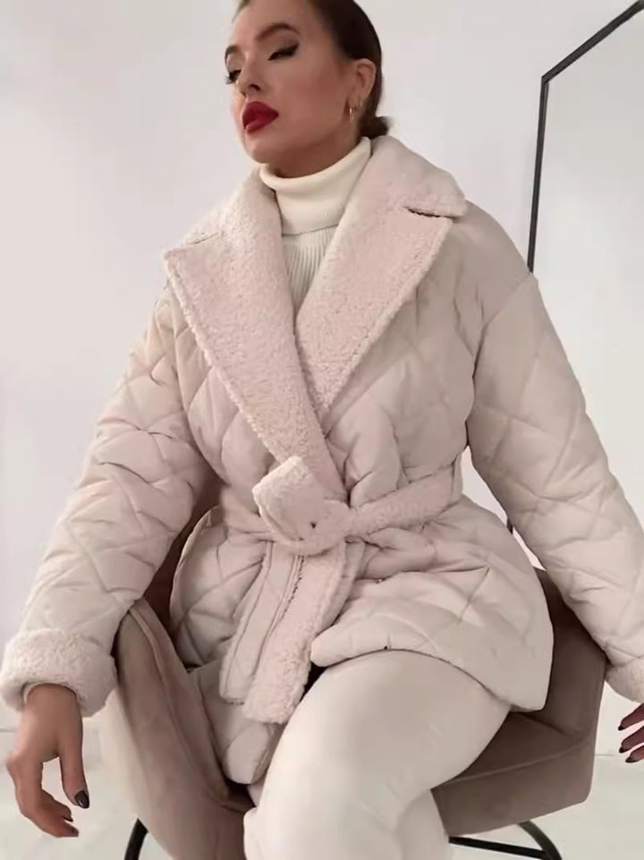 CALORA_ Korte katoenen Winterjas met revers en taille riem voor dames