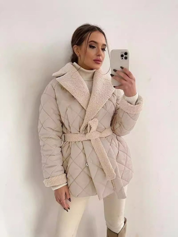 CALORA_ Korte katoenen Winterjas met revers en taille riem voor dames