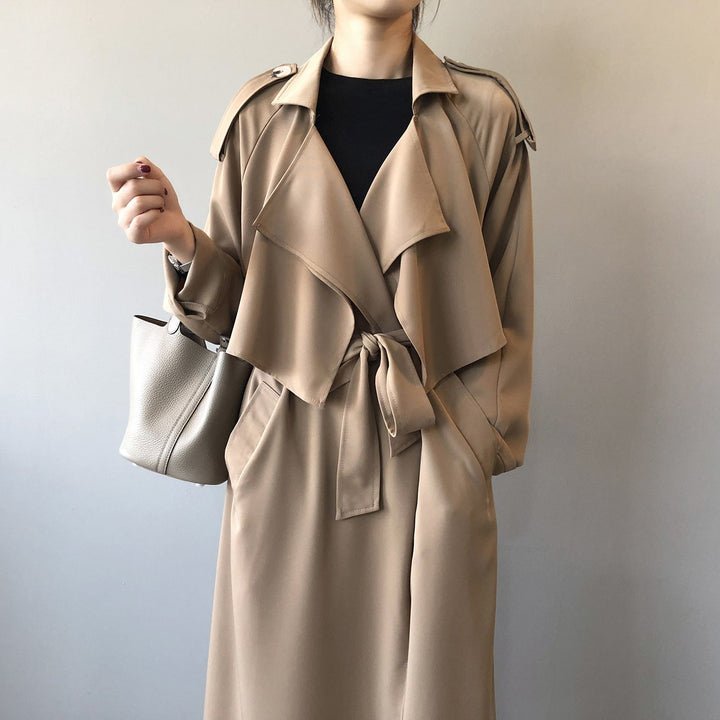 Lange Trenchcoat Voor Dames Met Reverskraag en Strak Design-trenchcoat dames-Calora-Bruin-S-Calora