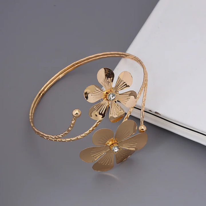 Lunaire | Bloeiende Schoonheid Gouden Cirkel armband ring-Armbanden-Calora-Calora