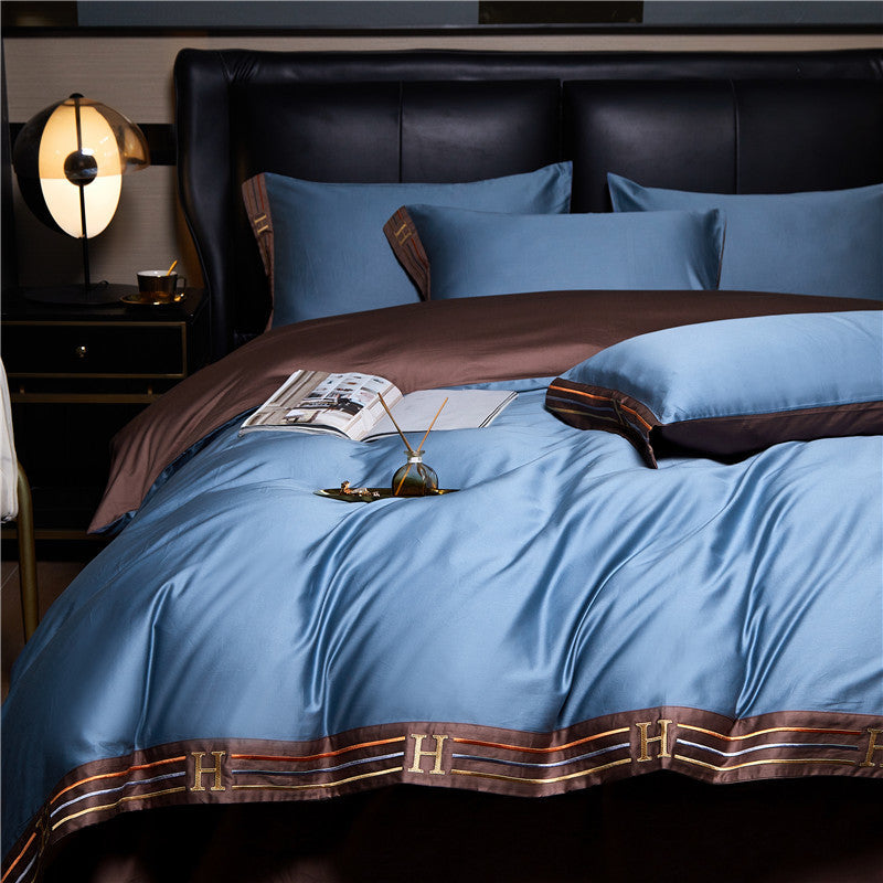 CALORA_ Luxe Geborduurd Satijnen Katoen Beddengoed Set - 4-delig - Comfortabel en Ademend