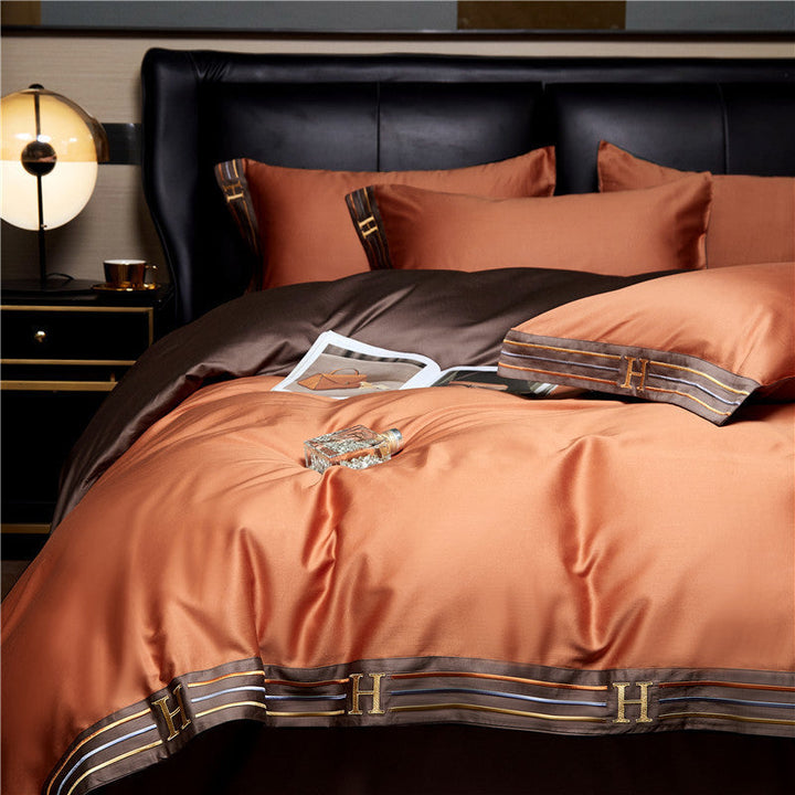 CALORA_ Luxe Geborduurd Satijnen Katoen Beddengoed Set - 4-delig - Comfortabel en Ademend