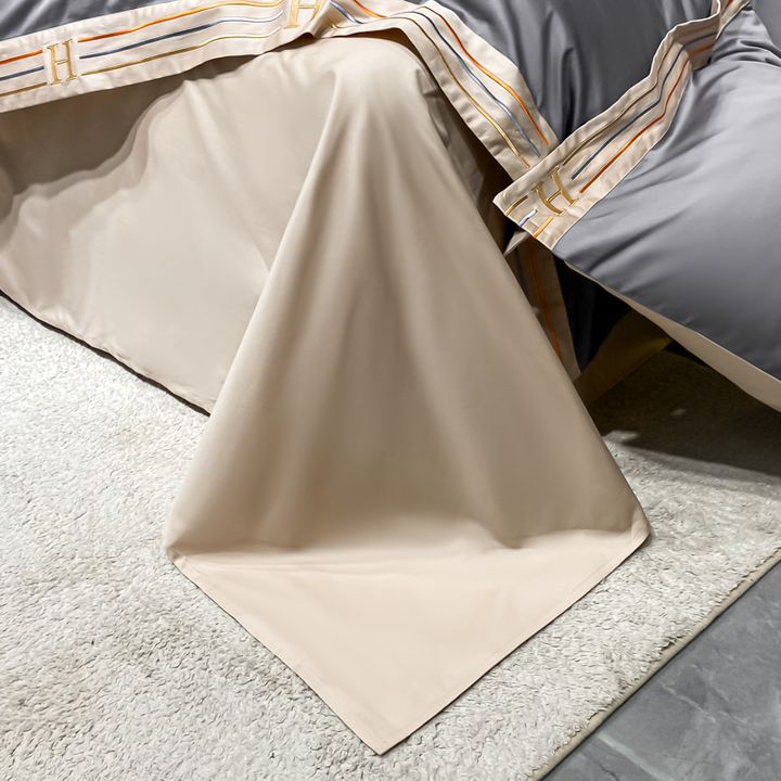 CALORA_ Luxe Geborduurd Satijnen Katoen Beddengoed Set - 4-delig - Comfortabel en Ademend