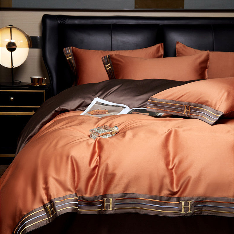 CALORA_ Luxe Geborduurd Satijnen Katoen Beddengoed Set - 4-delig - Comfortabel en Ademend