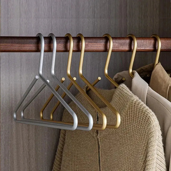 CALORA_ Luxe Metalen Kledinghanger - 3 Stuks - Massieve Matte Hanger voor Zware Kleding