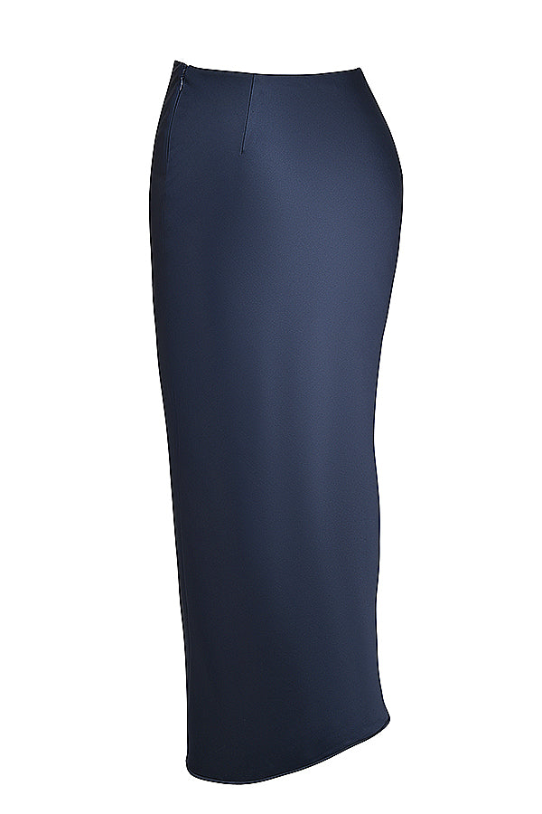 CALORA_ Marineblauw korset met pofmouwen en satijnen maxirok met schuine snit