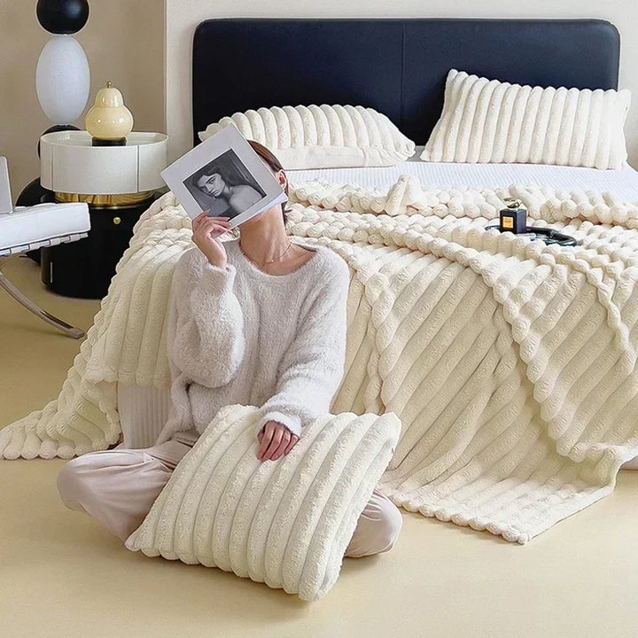 CALORA_ Pluche Deken voor ultieme luxe en warmte - Bedsprei of bankdeken