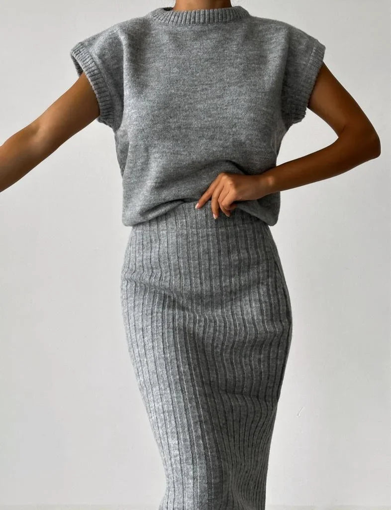 CALORA_ Pravina | Elegante Mouwloos vest en gebreide rok