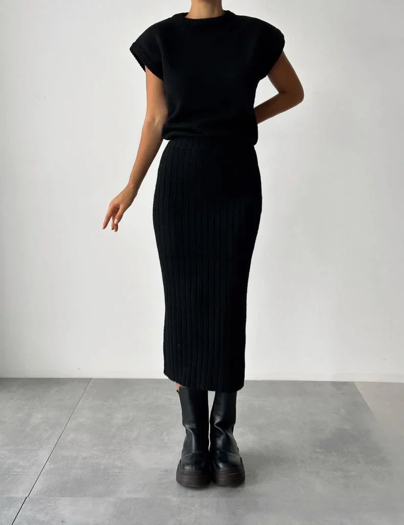 CALORA_ Pravina | Elegante Mouwloos vest en gebreide rok