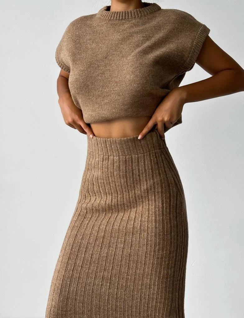 CALORA_ Pravina | Elegante Mouwloos vest en gebreide rok