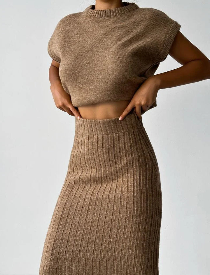 CALORA_ Pravina | Elegante Mouwloos vest en gebreide rok
