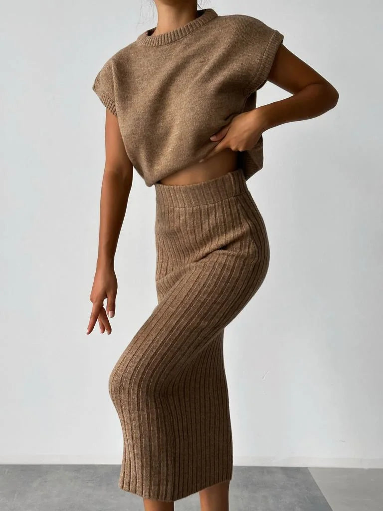 CALORA_ Pravina | Elegante Mouwloos vest en gebreide rok