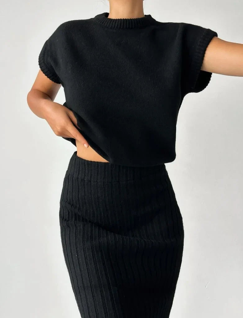 CALORA_ Pravina | Elegante Mouwloos vest en gebreide rok
