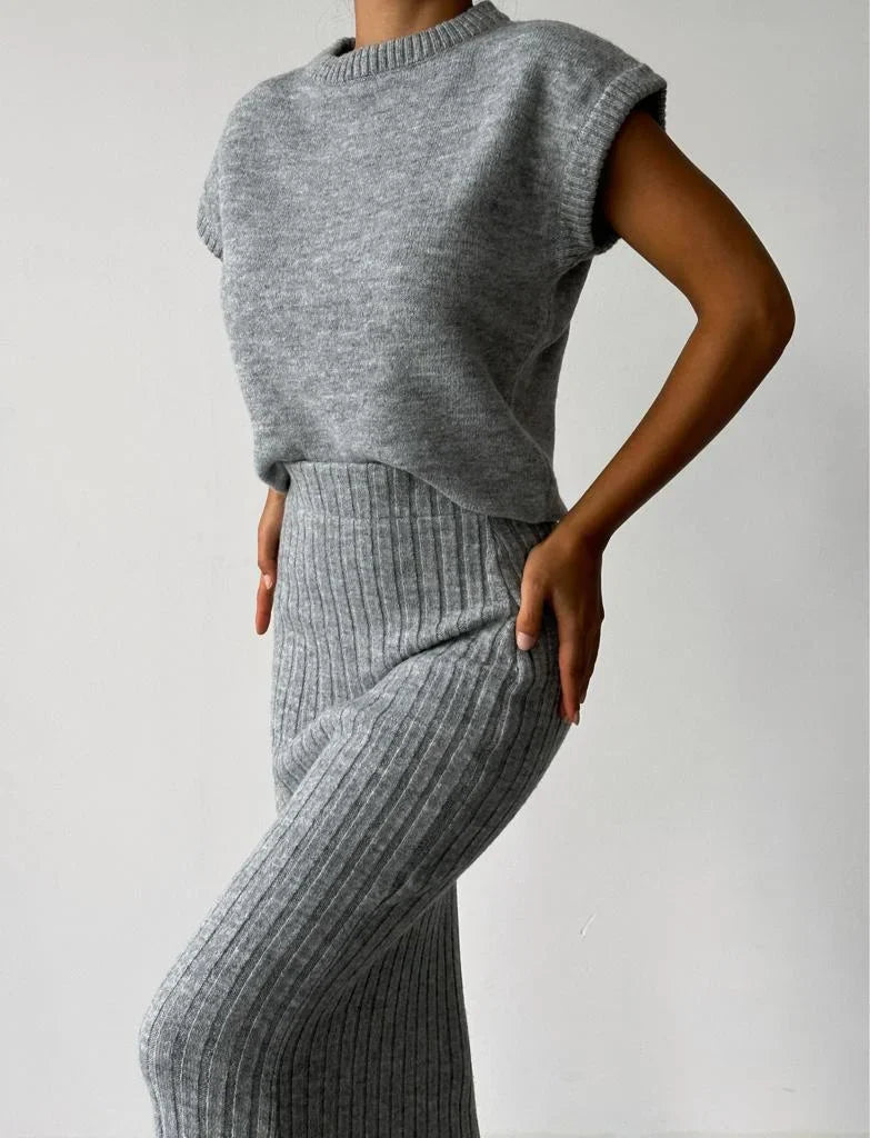 CALORA_ Pravina | Elegante Mouwloos vest en gebreide rok