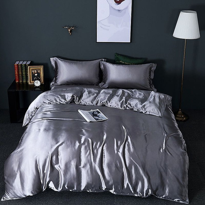 Premium Zijde/Satijnen Beddengoed (4 Stuks)-Home Decor-Calora-Donkerzilver-150cm hoeslaken + Dekbed 200x 230cm + 2x kussensloop-Calora