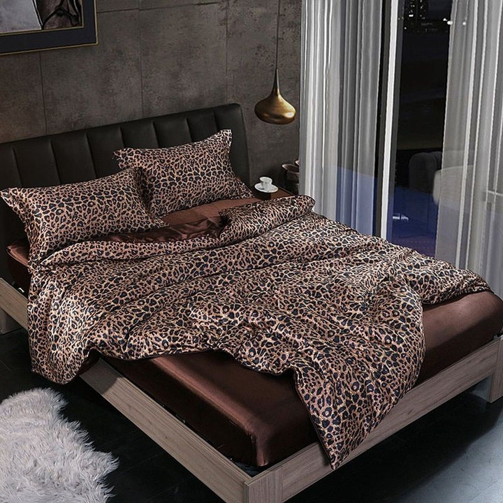 Premium Zijde/Satijnen Beddengoed (4 Stuks)-Home Decor-Calora-Luipaard-150cm hoeslaken + Dekbed 200x 230cm + 2x kussensloop-Calora